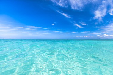 Hateruma Adası, Okinawa: Mavi gökyüzü ve Nishihama Sahili manzarası