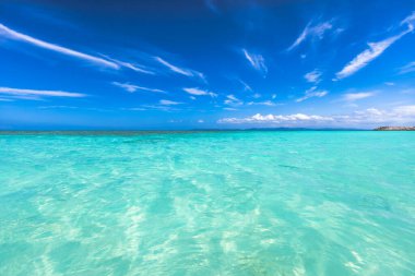 Hateruma Adası, Okinawa: Mavi gökyüzü ve Nishihama Sahili manzarası