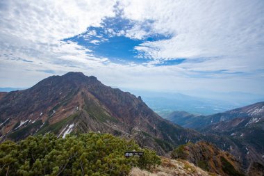Yamanashi bölgesindeki Yatsugatake Dağları 'nın güzel manzarası