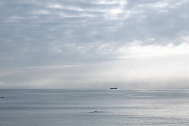 Massachusetts açıklarında büyük bir gemi.