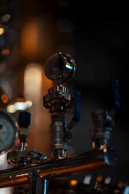 Bir içki imalathanesinde bakır detay görünümleri