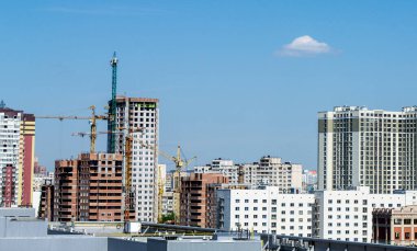 İnşaat, inşaat, apartman binaları inşa ediliyor.