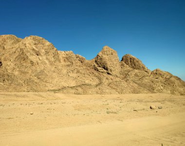 Dağlar, ıssız manzara ile Sina çöl backgound