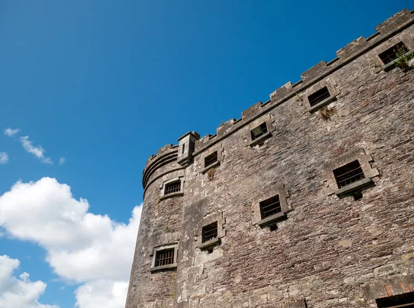 Eski Kelt kale duvarları, İrlanda 'daki Cork City hapishanesi. Kale, kale arkaplanı