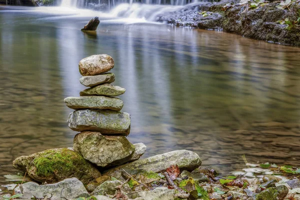 Almanya, Kara Orman 'daki Gauchach Vadisi' nde taş yığını.