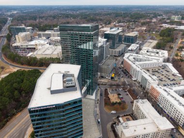 Yüksek Çözünürlük, Yüksek Açı Hava Aracı Kuzey Hills / Merkez Raleigh Kuzey Carolina Skyline ve Çevre Bölgesi