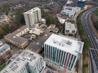 Yüksek Çözünürlük, Yüksek Açı Hava Aracı Kuzey Hills / Merkez Raleigh Kuzey Carolina Skyline ve Çevre Bölgesi