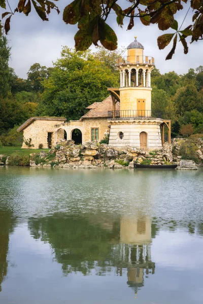 Marlborough Kulesi Marie Antoinette 'in Kraliçe Hamleti Fransa' nın Versay Sarayı 'ndaki Petit Trianon' da.