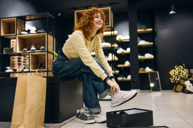 Senin için en iyi ayakkabıyı bulalım. Kaliteli fotoğraf. Sana en iyi ayakkabıları bulalım.