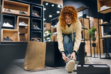 Senin için en iyi ayakkabıyı bulalım. Kaliteli fotoğraf. Sana en iyi ayakkabıları bulalım.
