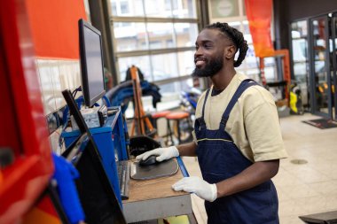 Size hizmet etmek için sabırsızlanıyoruz. Size hizmet etmek için sabırsızlanıyoruz. Yüksek kalite fotoğraf