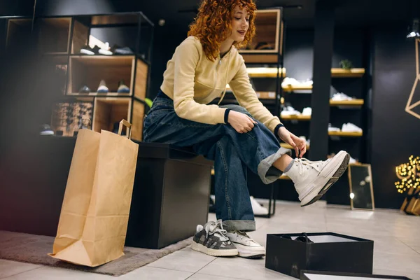 Senin için en iyi ayakkabıyı bulalım. Kaliteli fotoğraf. Sana en iyi ayakkabıları bulalım.