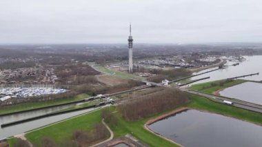 Su Yolları Bataklığı 'nın üzerindeki Hava Gözlem Kulesi, İHA Çerçeveleri Kulesi, Sel ovası Koridorları, Rezerv Havuzları