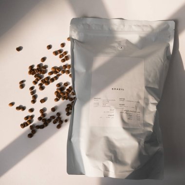 kahve çekirdekleri ve çanta