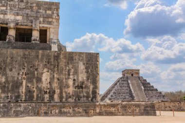 Kukulcan Tapınağı, Chichen Itza Arkeoloji Alanı, Yucatan, Meksika.