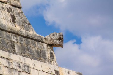 Meksika, Yucatan 'daki Chichen Itza Arkeolojik Alanı' ndaki Jaguarlar Tapınağı..