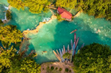 El Meco Şelale İskelesi, Huasteca Potosina San Luis Potosi, Meksika.