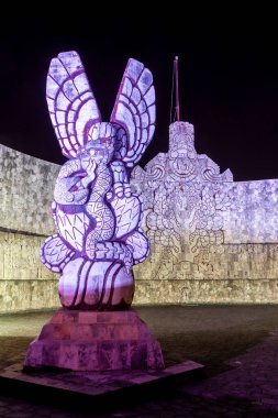Yucatn 'daki Mrida şehrindeki Anavatan Anıtı.