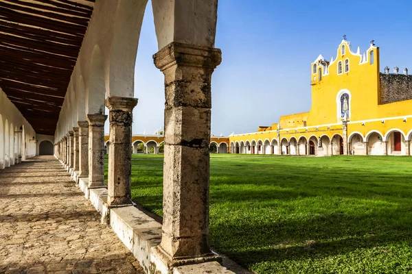 San Antonio de Padua Manastırı Izamal, Yucatan.