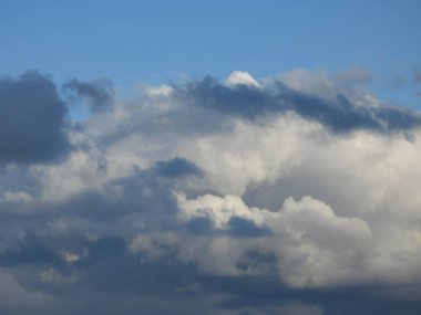 Bazı güzel bulutlar kapanıyor