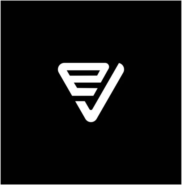 EV harfleri üçgen şeklinde. EV Logo monogramı.