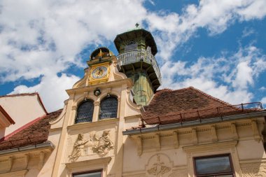 Glockenspiel saat tarihi binası Graz, Styria, Avusturya 'da 27 Temmuz 2023. Glockenspiel saat tarihi binası Graz, Styria, Avusturya 'da, şehrin ana turistik merkezlerinden biri..
