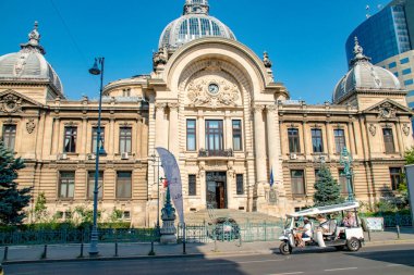 Romanya 'nın Bükreş kentindeki MSK Sarayı. MSK Sarayı (Palatul MSK), tarihi kent merkezinde yer alan Calea Victoriei 13 'te yer alan bir mimari simge ve simgedir..