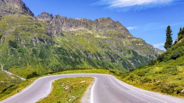 Silvretta (Hochalpenstrasse), Avusturya 'nın Alplerdeki Silvretta dağını geçer. Avusturya Alpleri 'ndeki Silvretta Hochalpenstrasse geçidi muhteşem manzaralı Vorarlberg.
