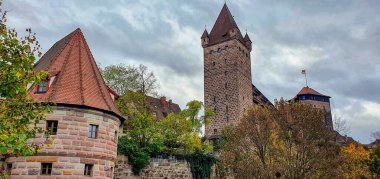 Nuremberg Şatosu (Kaiserburg), tarihi bina, Bavyera, Almanya, seçici odaklanma.