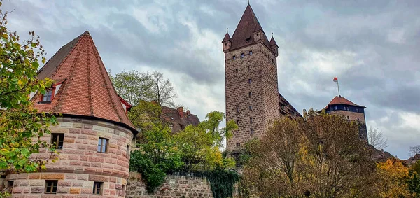 Nuremberg Şatosu (Kaiserburg), tarihi bina, Bavyera, Almanya, seçici odaklanma.