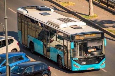 STB 'nin trafikteki otobüsü, Romanya' nın Bükreş kentinde toplu taşımacılık (Societatea de Transport Büucuresti) Romanya 'nın başkenti Bükreş' teki ana toplu taşımacılık operatörü.