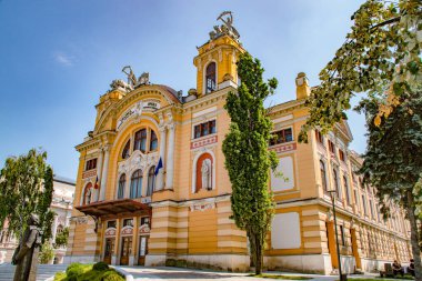 Romanya 'nın Cluj-Napoca kentindeki Lucian Blaga Ulusal Tiyatrosu. Cluj-Napoca 'daki Lucian Blaga Ulusal Tiyatrosu Transilvanya' nın en önemli kültürel kurumlarından ve şehrin önemli mimari yapılarından biridir..