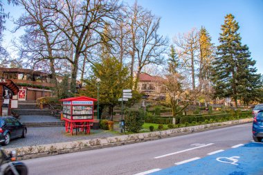 Transilvanya 'nın Transilvanya kentindeki peyzaj Romanya' nın en önemli spa merkezlerinden biri ve Avrupa düzeyinde eşsiz tedavi edici özellikleriyle tanınıyor..