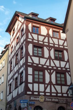 Albrecht Durer 'in Nuremberg' deki evi. Albrecht Durer 'in Nuremberg' deki evi şehrin en önemli kültürel etkinliklerinden biridir..