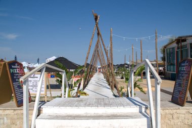 Romanya 'nın Karadeniz kıyısındaki Mamaia Nord tatil beldesi. Köstence Eyaleti. Romanya 'nın Karadeniz kıyıları, Constana County, çok popüler bir turizm beldesi..