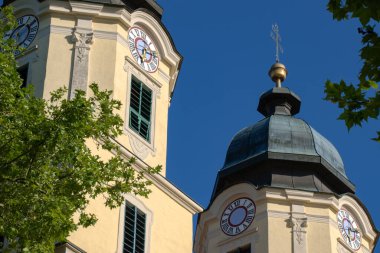 Stainz - St. Catherine Katolik Kilisesi, Styria, Avusturya. Eski Augustinian manastırının ayrılmaz bir parçası olan tarihi ve ruhani bir anıttır (Schloss Stainz).