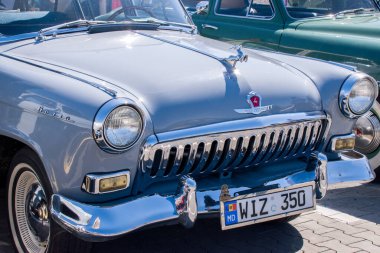 Eski bir Sovyet Volga otomobili (GAZ M21), 1956 ve 1970 yılları arasında GAZ (Gorkovsky Avtomobilniy Zavod) tarafından üretilen klasik bir Sovyet otomobili..