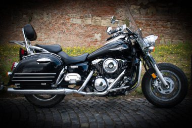 Modern bir Japon Kawasaki motosiklet kruvazörü, seçici odaklı.