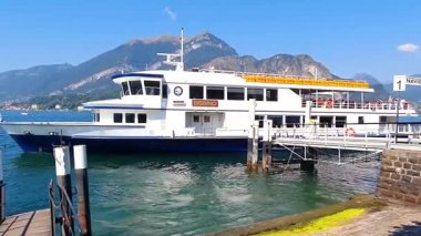 Lago di Como (Como Gölü), Lombardy, İtalya, Avrupa 'da güzel bir yaz manzarası. Como Gölü panoramik manzarası, tatilinizi geçirmek için cennet gibi bir yer, Lombardy, taly, Avrupa