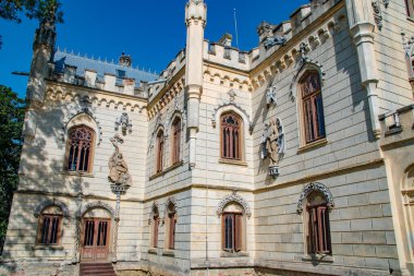 Romanya 'nın Miclauseni kentindeki Sturdza neogotik şatosu, Romanya' nın en önemli neo-gotik eserlerinden biri..