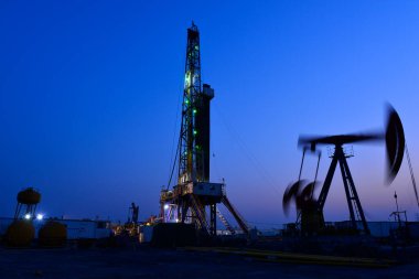 İşletim platformunda petrol sondaj platformu