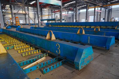 Fabrika makineleri ve aksesuar kombinasyonu