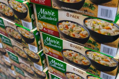 Marie Callender 'ın Albuquerque, New Mexico, ABD' deki çorba kutularının yakın görüntüsü.