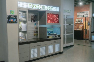 ABD 'nin Tennessee, Tennessee' deki Alcatraz Doğu Suç Müzesi 'nde toksikoloji laboratuvarı sergisi