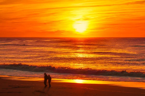 Fransa, Capbreton, 2022-12 -12. Landes sahilinde gün batımı. Fotoğraf: Jean-Marc VİGNERES /