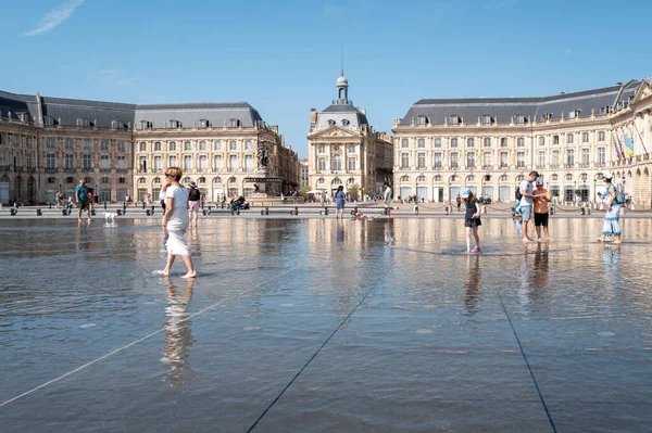 Bordeaux, Fransa, 2024-07-26. Bebek arabaları 