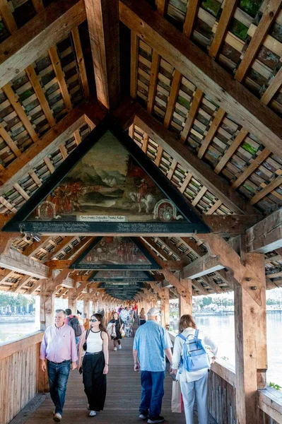 Lucerne, Suisse, 2024-09-07.Şapel Köprüsü Avrupa 'nın en eski kapalı köprüsü olarak kabul edilir. Fotoğraf: Jean-marc Vigneres