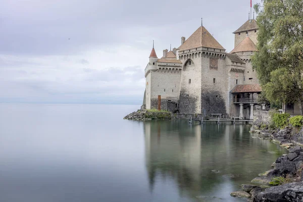 Montreux, Suisse,2024-09-05. Chillon Şatosu, Geneva Gölü kıyısında muhteşem bir tarihi anıt. Fotoğraf: Jean-Marc Vigneres.