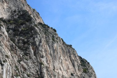Cap Roux dağ geçidi, Fransa 'da denizin yanı sıra, Eze kasabası