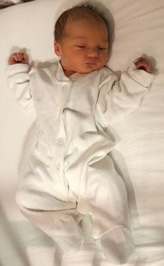 Yeni doğan bebek, 3 günlük.